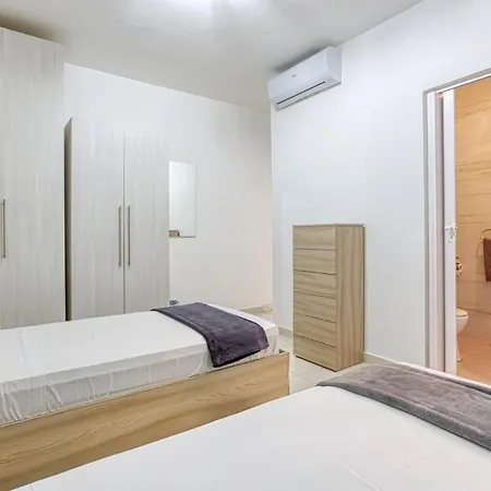 Modern 2-bedroom Maisonette In Swieqi