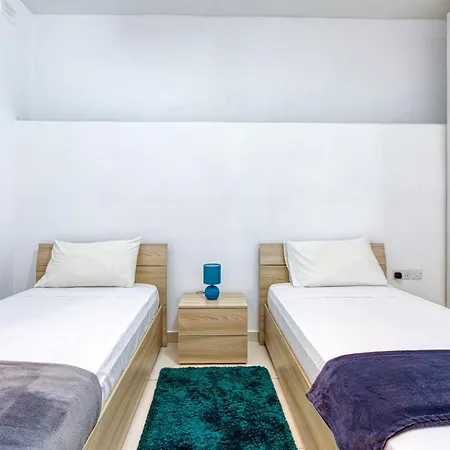 شقة Modern 2-bedroom Maisonette In Swieqi Is-Swieqi