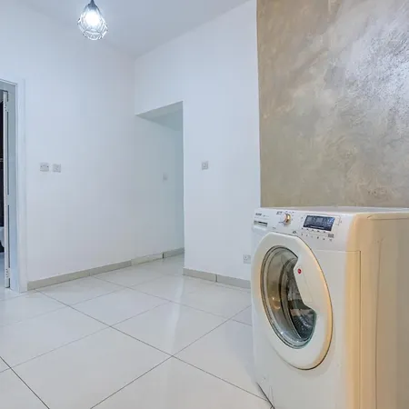 Modern 2-bedroom Maisonette In Swieqi *