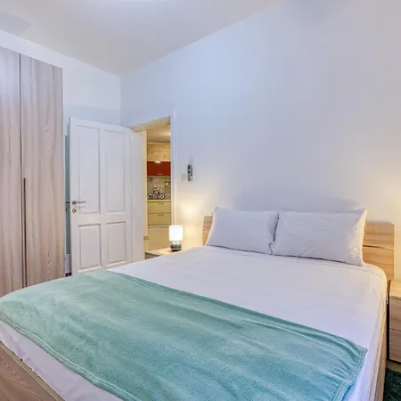 Modern 2-bedroom Maisonette In Swieqi 公寓 *