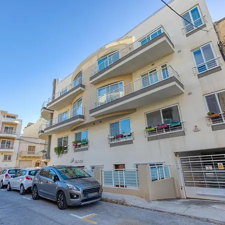Modern 2-bedroom Maisonette In Swieqi شقة